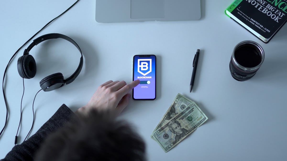 The Senior's Guide: Easy Android to iPhone File Transfer Without the Jargon