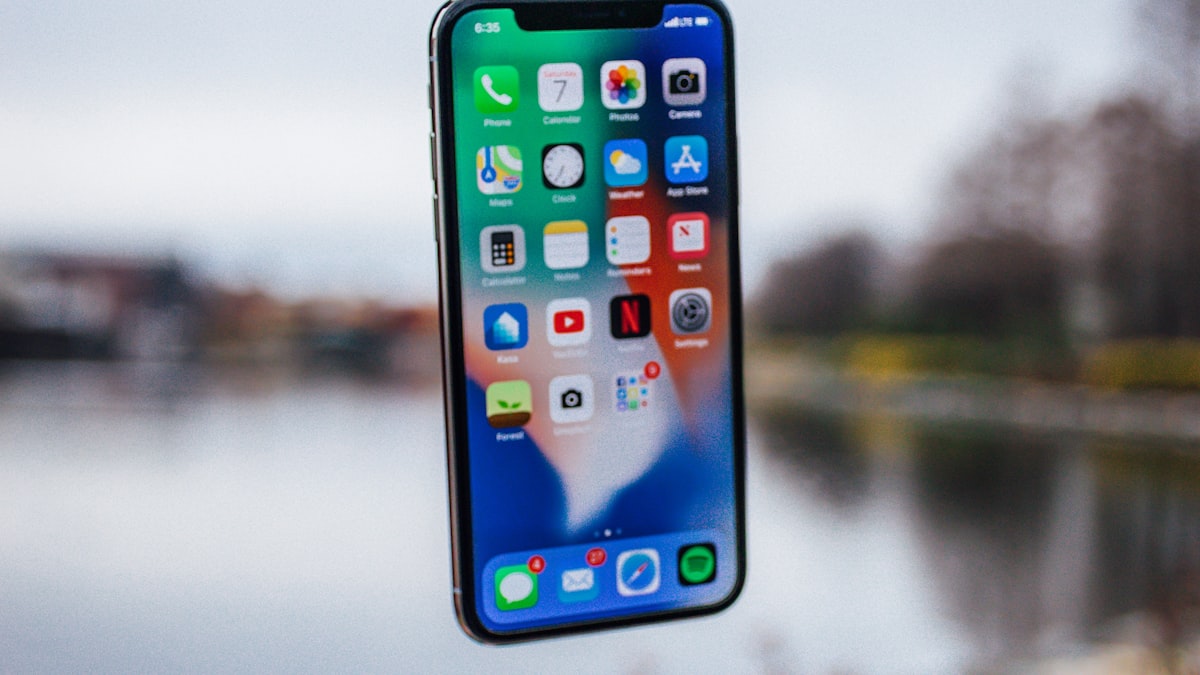 Smartphone wireless transfer — when Bluetooth fails and faster cross-platform alternatives make more sense